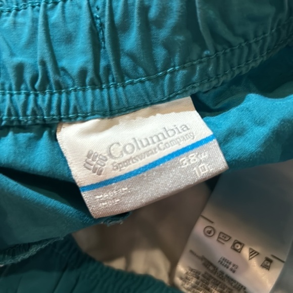 Patagonia/Dockers/ Columbia Bundle of 4. Size 38 - Picture 16 of 16